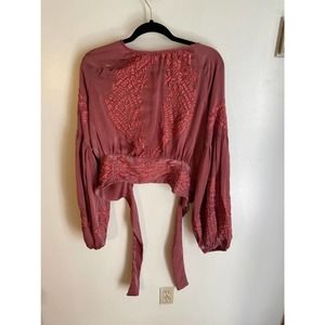 Free people long balloon sleeve crop top tie back size L